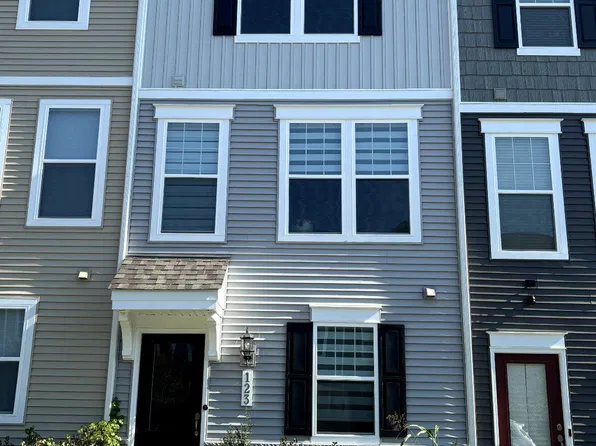 123 Anthem St, Ranson, WV 25438