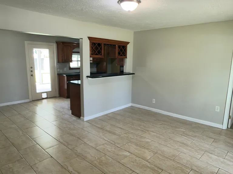 1308 Edward Dr — Photo 2