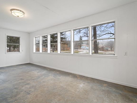 4th image of 52 Mill Rd