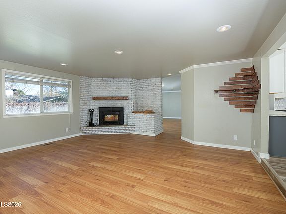 5th image of 901 Sharrow Way