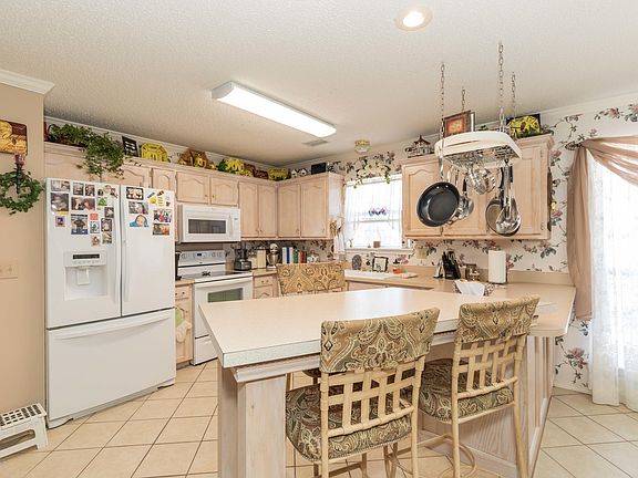 3rd image of 5401 Somerset Dr