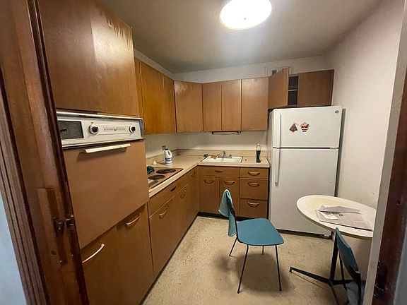 2nd image of 3550 N Lake Shore Dr APT 325