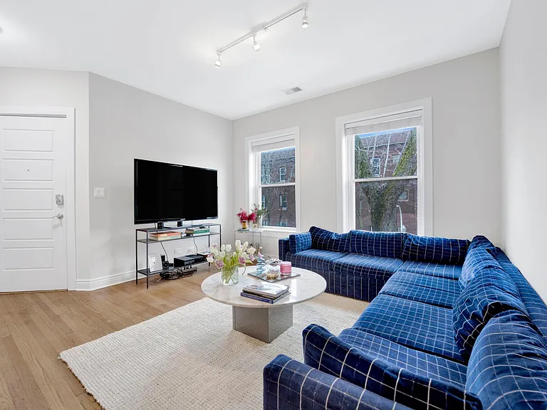 3602 N Oakley Ave #2 — Photo 3