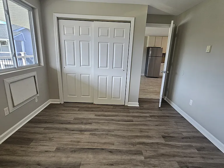 129 Cosey Beach Ave #3B — Photo 5