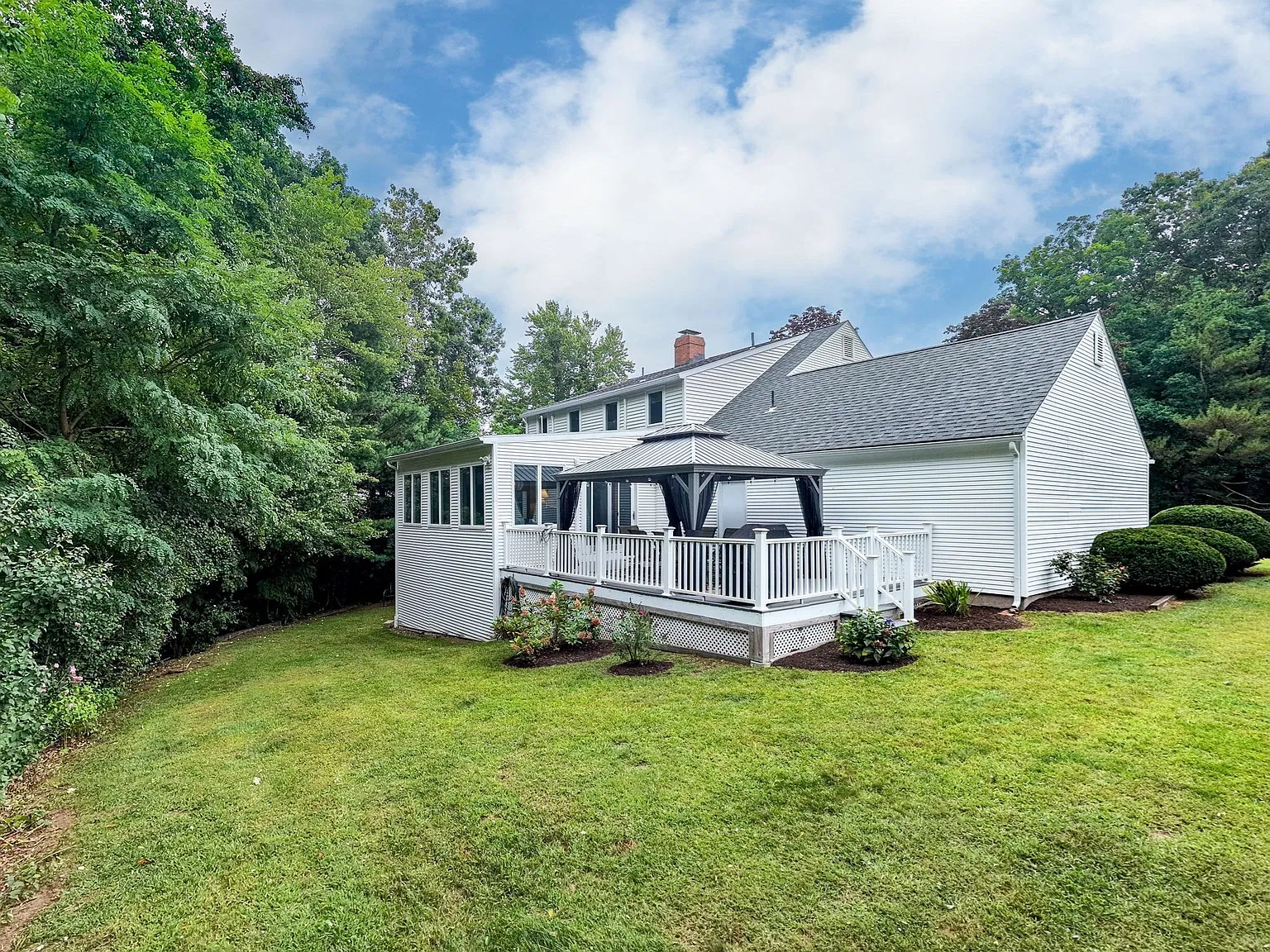 4 bed, 3.5 bath, 3526 sqft, $4,900 — Photo 4