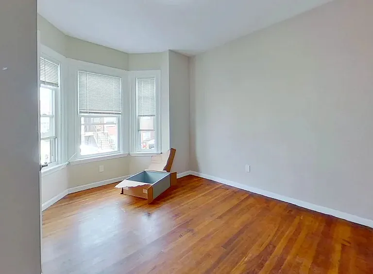 121 George St #1 — Photo 5