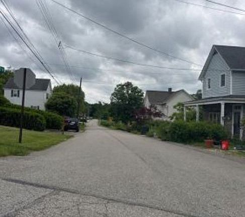 Exterior Neighborhood (street photo)