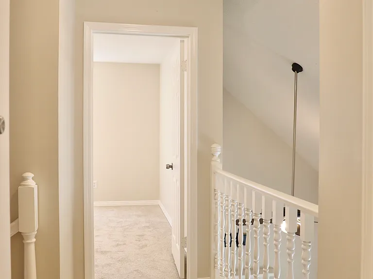 102 Laguna Cir — Photo 6