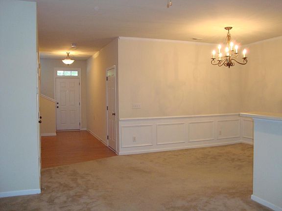 Entry and dinning area