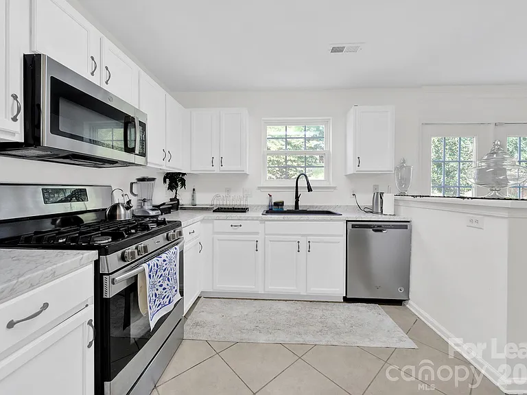 10541 Haddington Dr NW — Photo 14