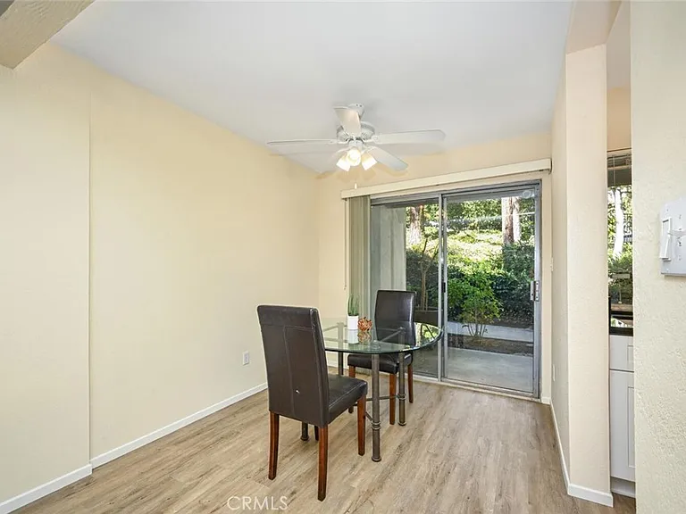 23732 Hillhurst Dr — Photo 5