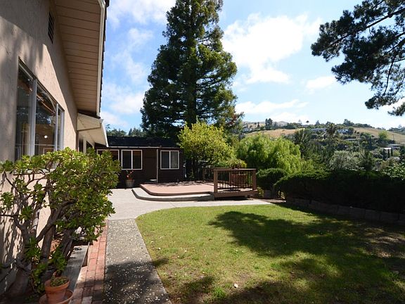 5th image of 14950 Jeanette Ln
