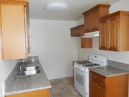 5th image of 9903 Belmont St