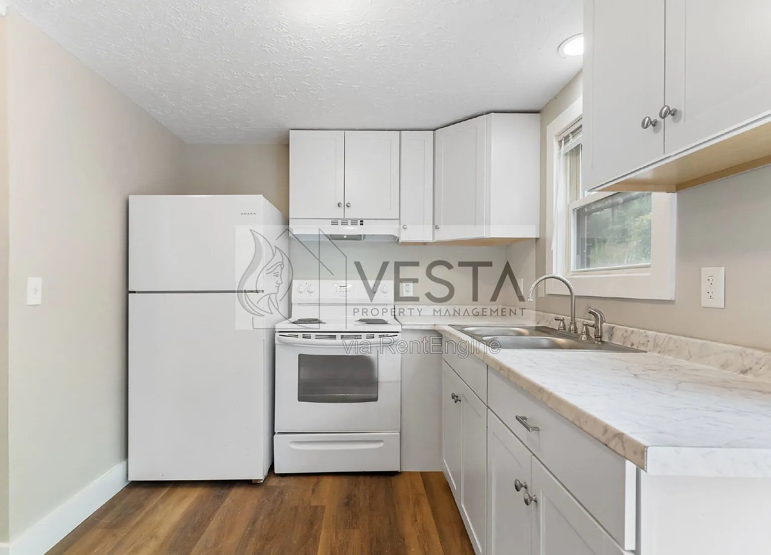 2 bed, 1.0 bath, 664 sqft, $1,300 — Photo 3