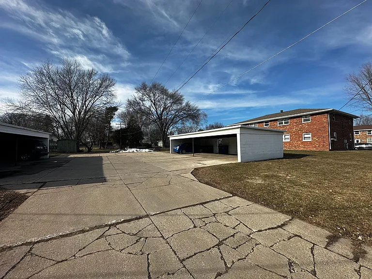 1241 Apache Ave — Photo 23