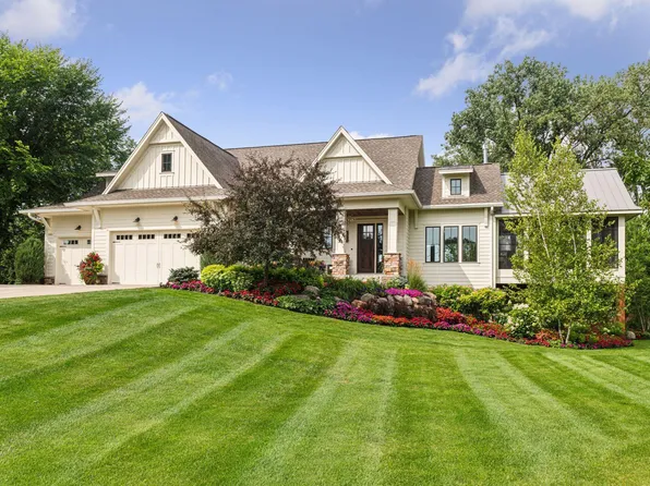 825 Willow Dr S, Wayzata, MN 55391