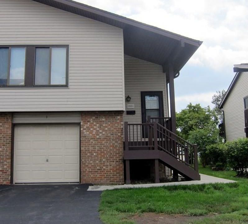 1st image of 1332 Kingsbury Dr Unit 3