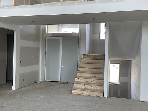 3rd image of 3915 S 210th Cir