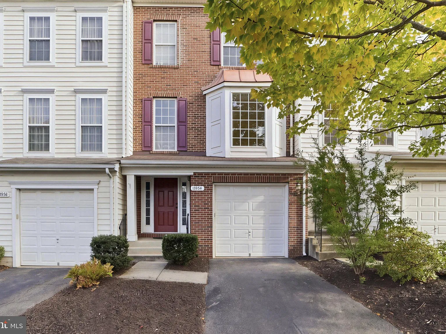 3 bed, 2.5 bath, 1956 sqft, $2,995 — Photo 1