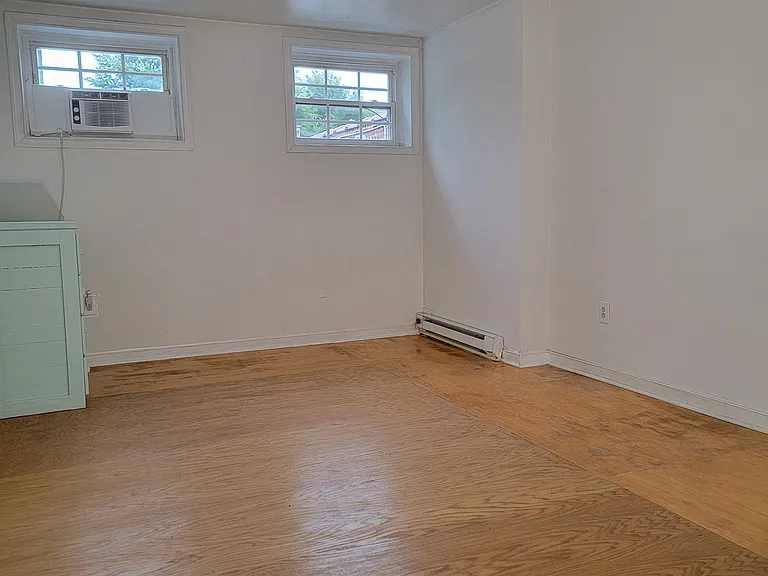 929 W Grace St #2 — Photo 3