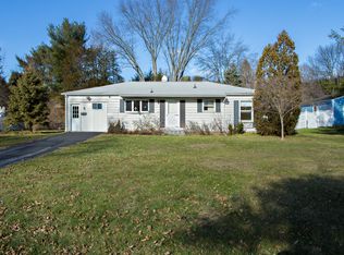 6 Greenlawn Dr, Pawling, NY 12564