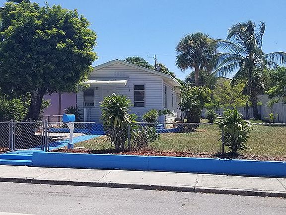 2nd image of 216 S C St