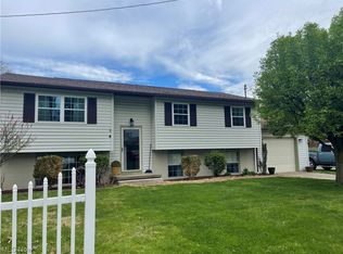 1407 30th St, Vienna, WV 26105