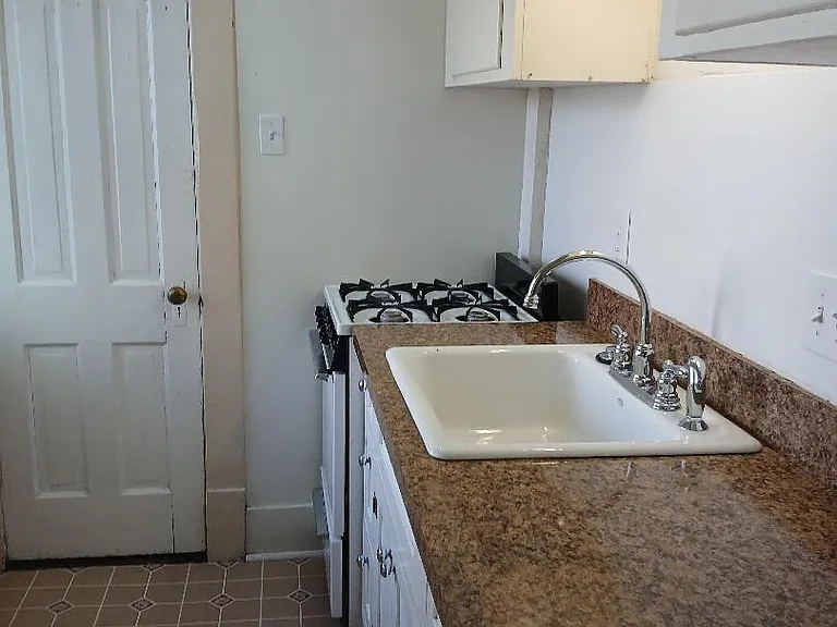 233 N Franklin St #1/2 — Photo 10