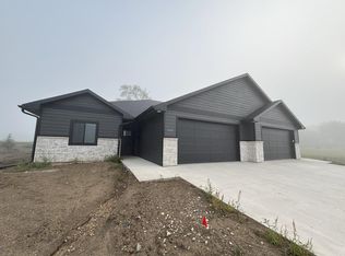 634 Harter Dr, Madison, SD 57042