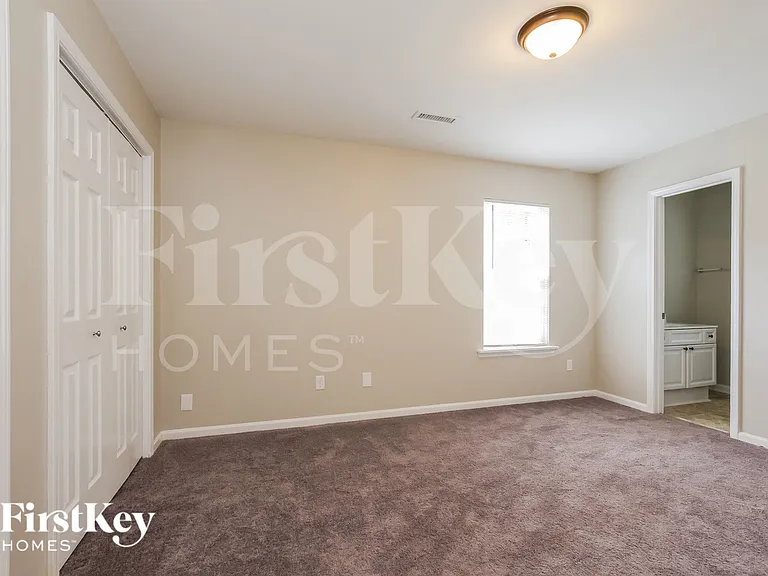 5823 Hamilton Oaks Dr — Photo 11