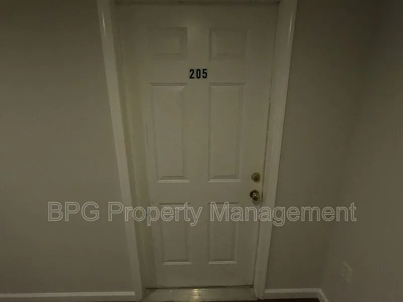 1 bed, 1.0 bath, $950 — Photo 2