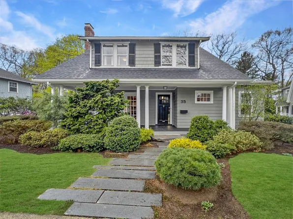 35 Victoria Cir, Newton, MA 02459