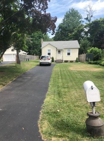 1st image of 11 Edgewood Pl