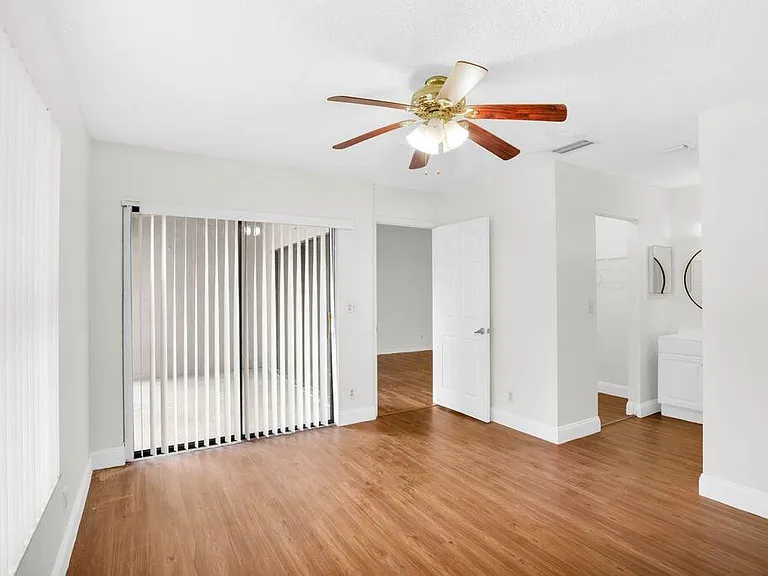 3300 Jaywood Ter #2160 — Photo 12