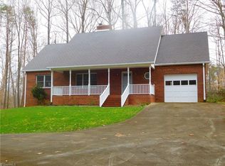 5273 Bridge Pointe Dr, Clemmons, NC 27012