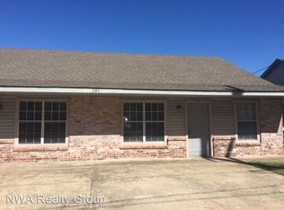 205 SE 6th St APT B, Bentonville, AR 72712