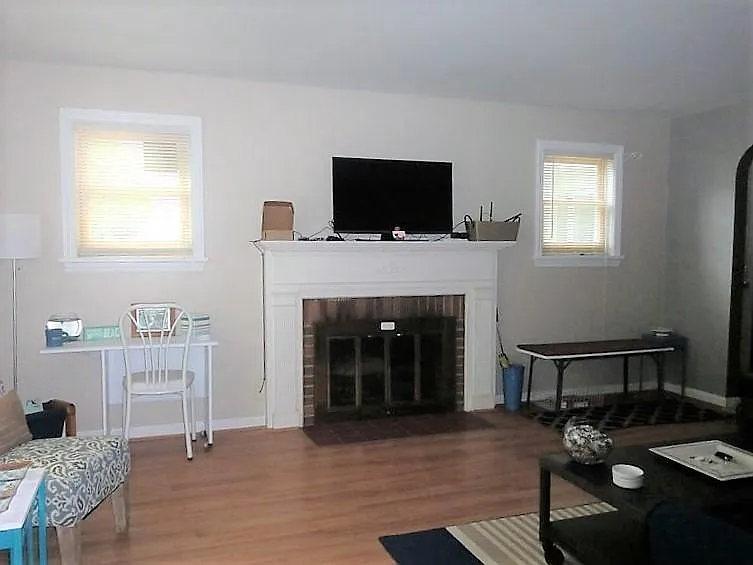 109 Westmoreland Dr — Photo 1