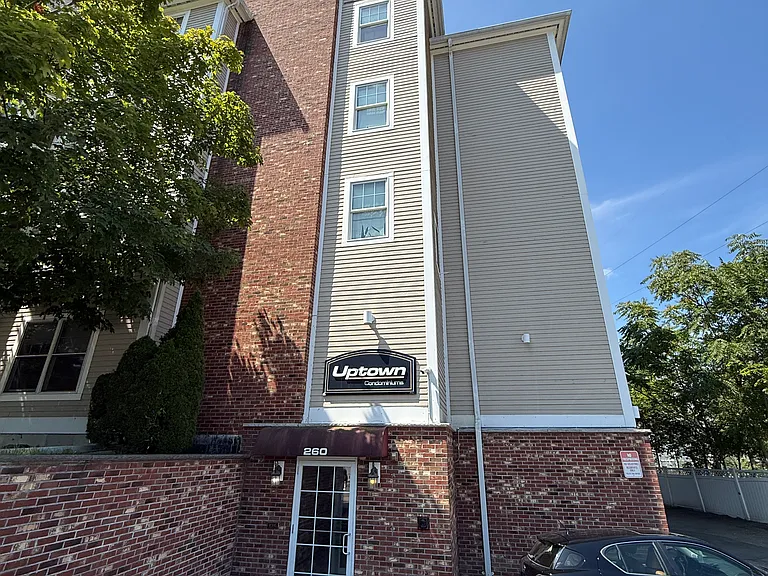 260 Main St #305 — Photo 1