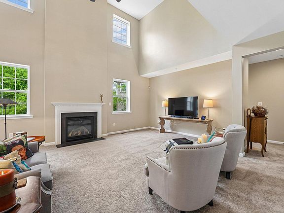 4th image of 9777 Leighland Ct