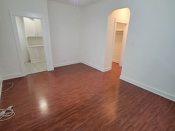 2nd image of 563 N Heliotrope Dr #C