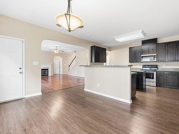 4th image of 105 Holmhurst Ct
