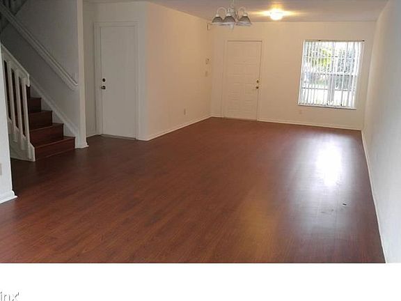 2272-A10089633_201_22