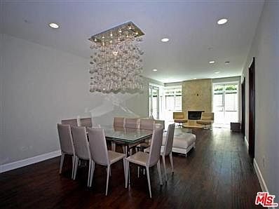 1st image of 447 N Doheny Dr APT 105