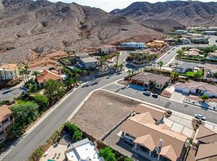 848 Lime Rock Rd, Boulder, NV 89005