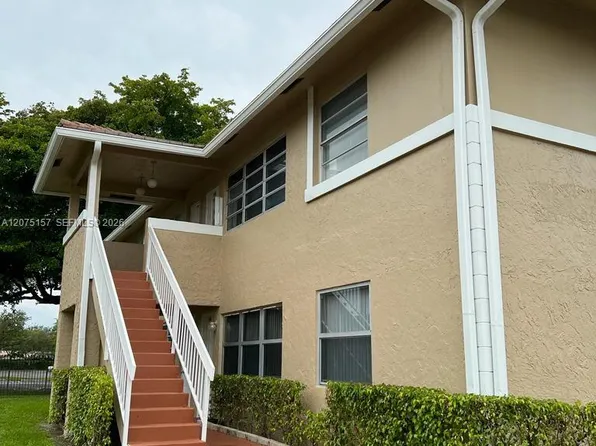 10112 Twin Lakes Dr #11, Pompano Beach, FL 33071