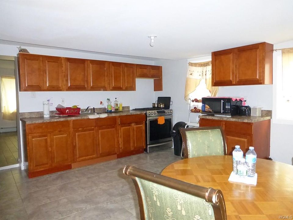 2nd image of 16 Middle St
