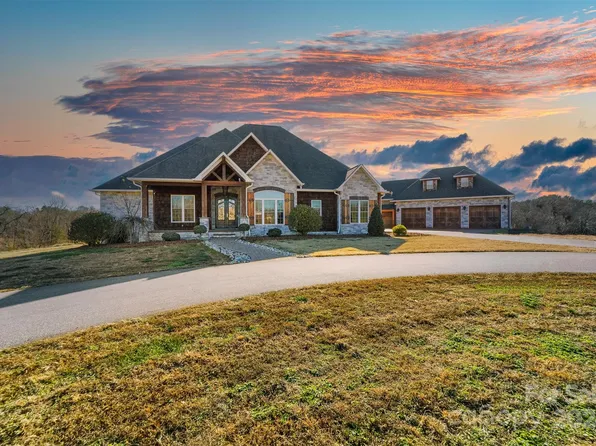 454 Legion Rd, Lenoir, NC 28645