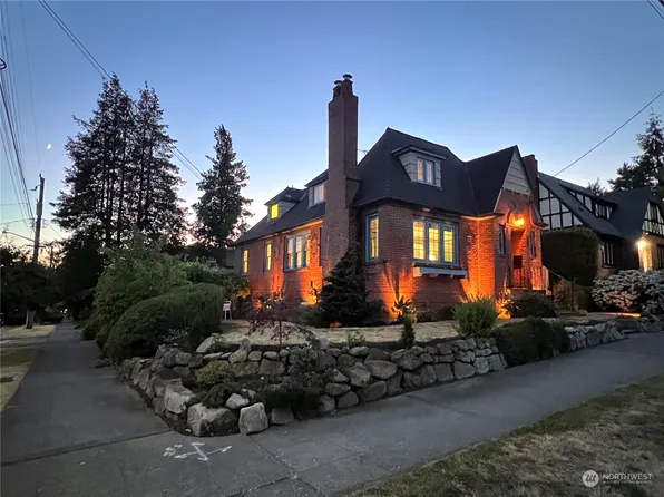 8403 8th Avenue NE, Seattle, WA 98115