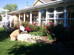 1730 S Twin Willows Dr, New Berlin, WI 53146