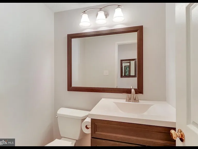 210 Pin Oak Ct — Photo 14